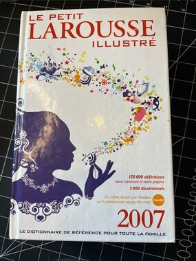 Le Petit Larousse Illustré 2007 Like New